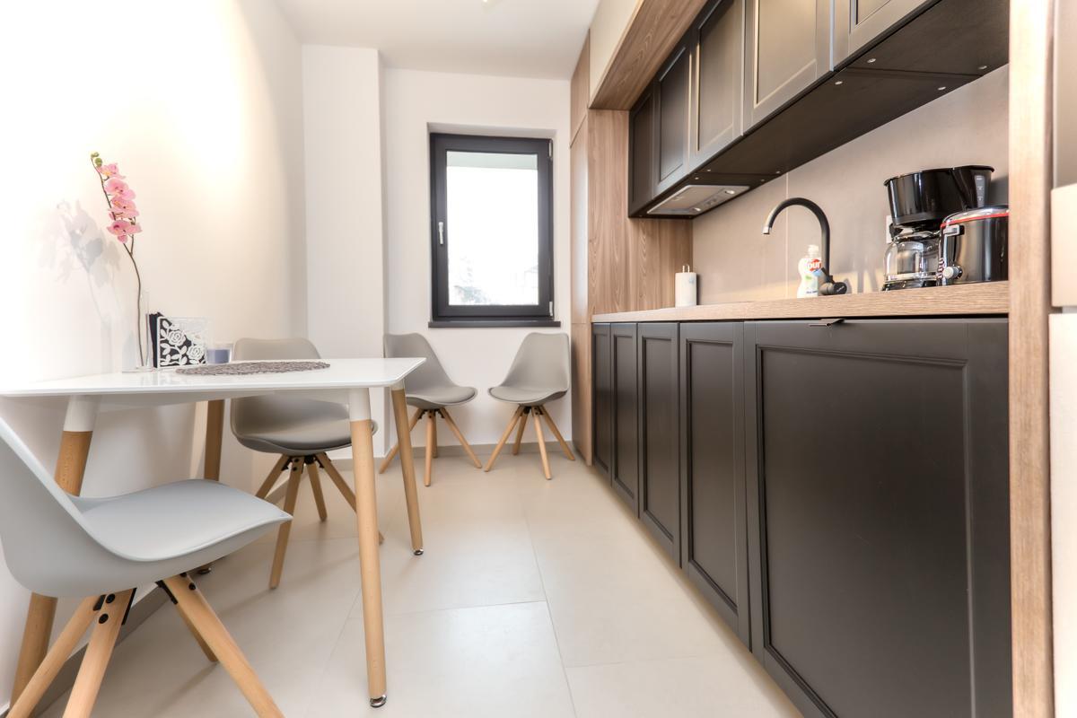 Cosmopolit Booking Brassó Kültér fotó