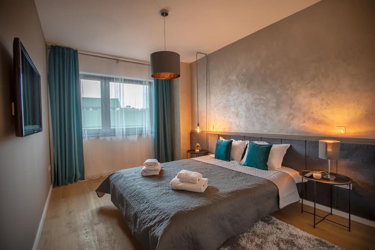 Cosmopolit Booking Brassó Kültér fotó